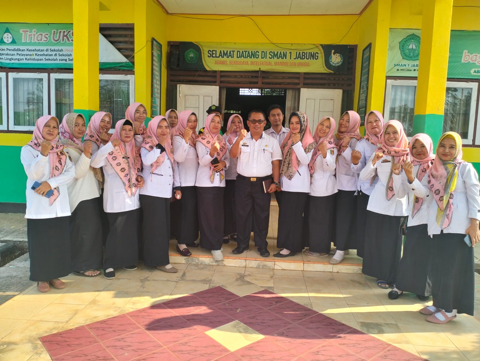 Gambar sampul Ku Petik Yang Manis Sehabis Jatuh
