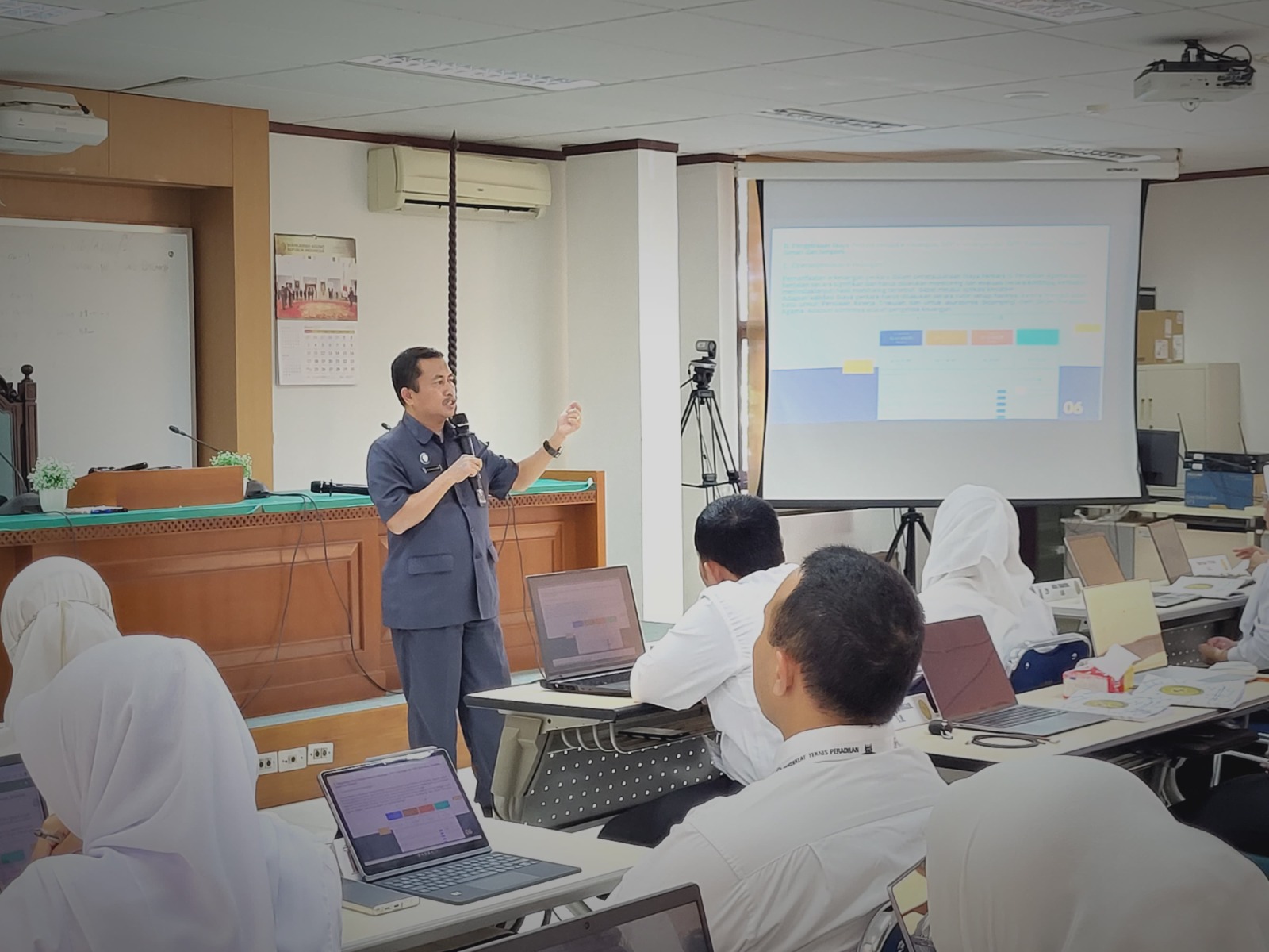 Gambar sampul Melangkah Maju Bersama: Membangun Potensi ASN untuk Masa Depan yang Lebih Berkualitas