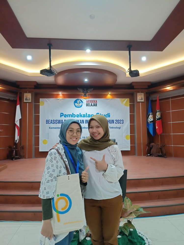 Gambar sampul GURU DAN BEASISWA