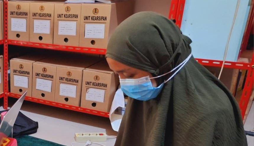 Gambar sampul Arsiparis Itu Keren Loh, Bukan Kaleng-Kaleng