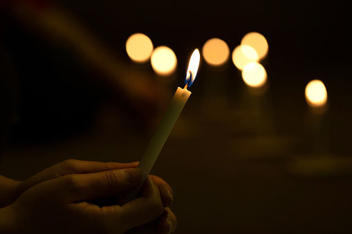 Gambar sampul Bangsa di Persimpangan, Cahaya Pencerah atau Lilin yang Padam?