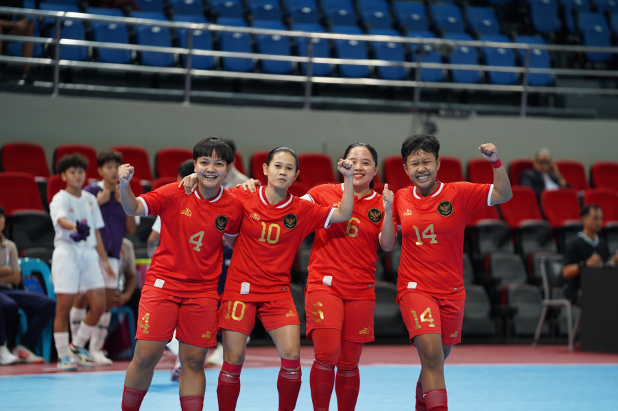 Pemain Sepak Bola Gabung Timnas Futsal Putri Indonesia, Mengapa Tidak?