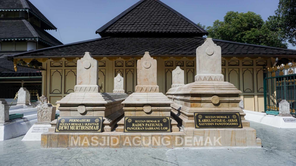 Visualisasi kerajaan demak dan walisongo untuk sejarah singkat kerajaan demak dan peran walisongo dalam penyebaran islam